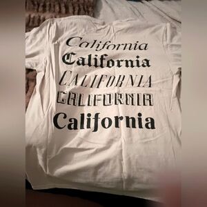 PrettyLittleThing California Tee PLT